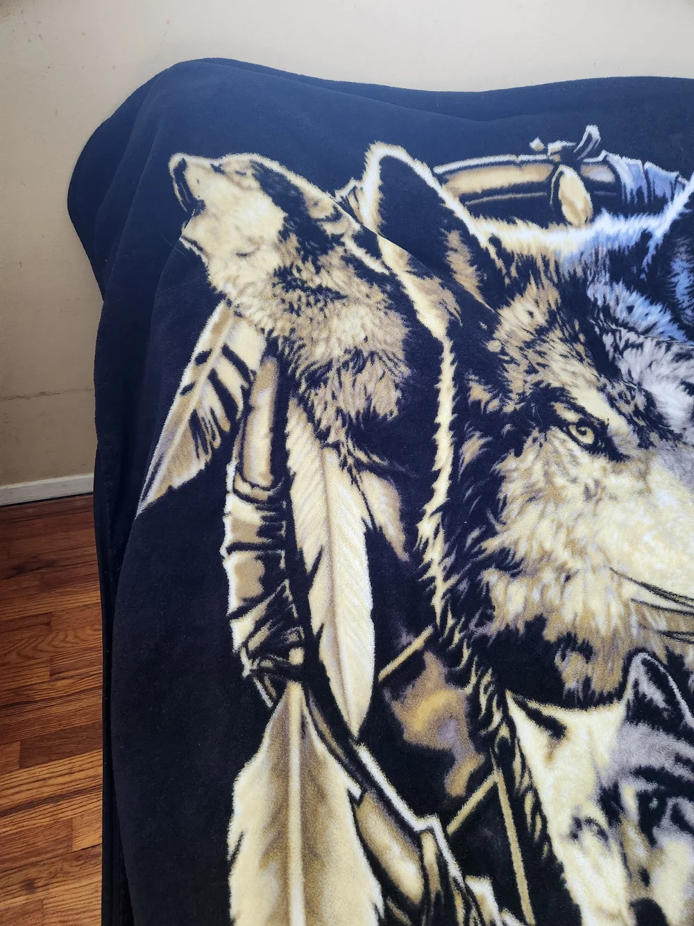 Vintage Wolf Dreamcatcher Plush Throw Blanket in Black and Cream Queen Size